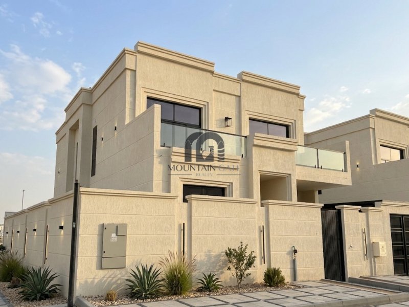 Villa in Al Ruwaidat Suburb, Sharjah Emirate, United Arab Emirates 1 - 18509609