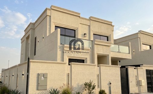Villa in Quartiere Al Ruwaidat, Emirato di Sharja, Emirati Arabi Uniti 1