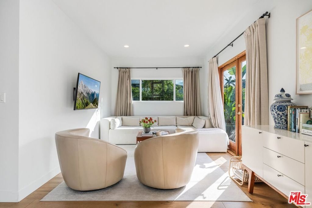 House in Los Angeles, California, United States 3 - 18511084