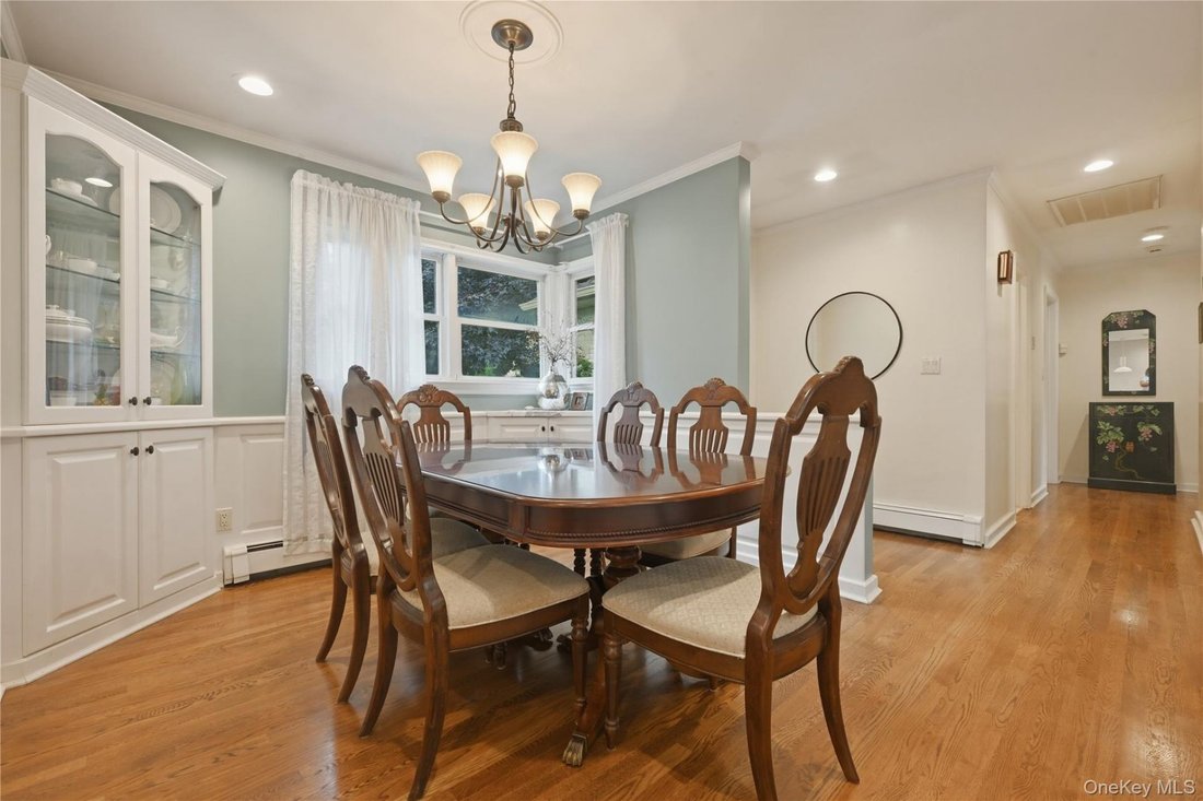 House in Garden City, New York, United States 4 - 18514388