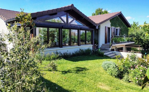 House in Saint-Genis-les-Ollieres, Auvergne-Rhône-Alpes, France 1
