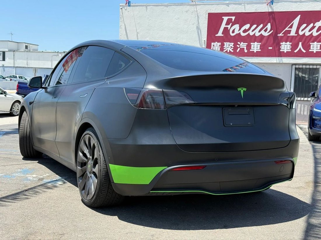 Suv in El Monte, CA, United States 3 - 18464911