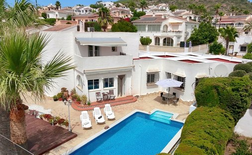 Villa in el Poble Nou de Benitatxell / Benitachell, Valencian Community, Spain 1