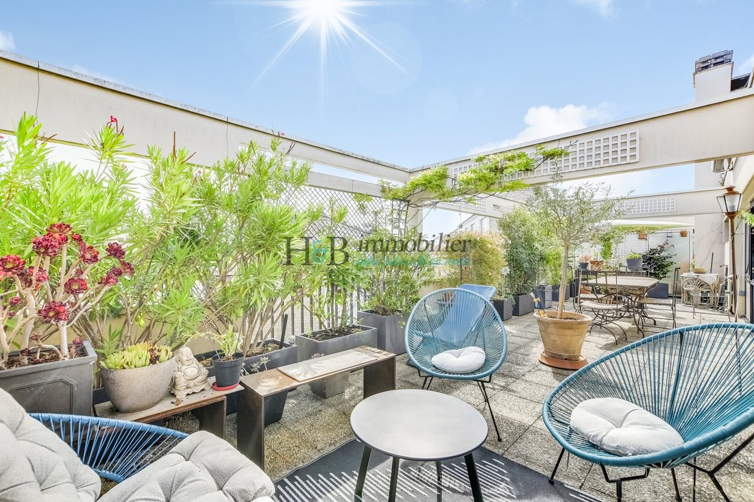 Apartment in Saint Philippe du Roule, Paris 8e Arrondissement, Paris 1 - 18511645