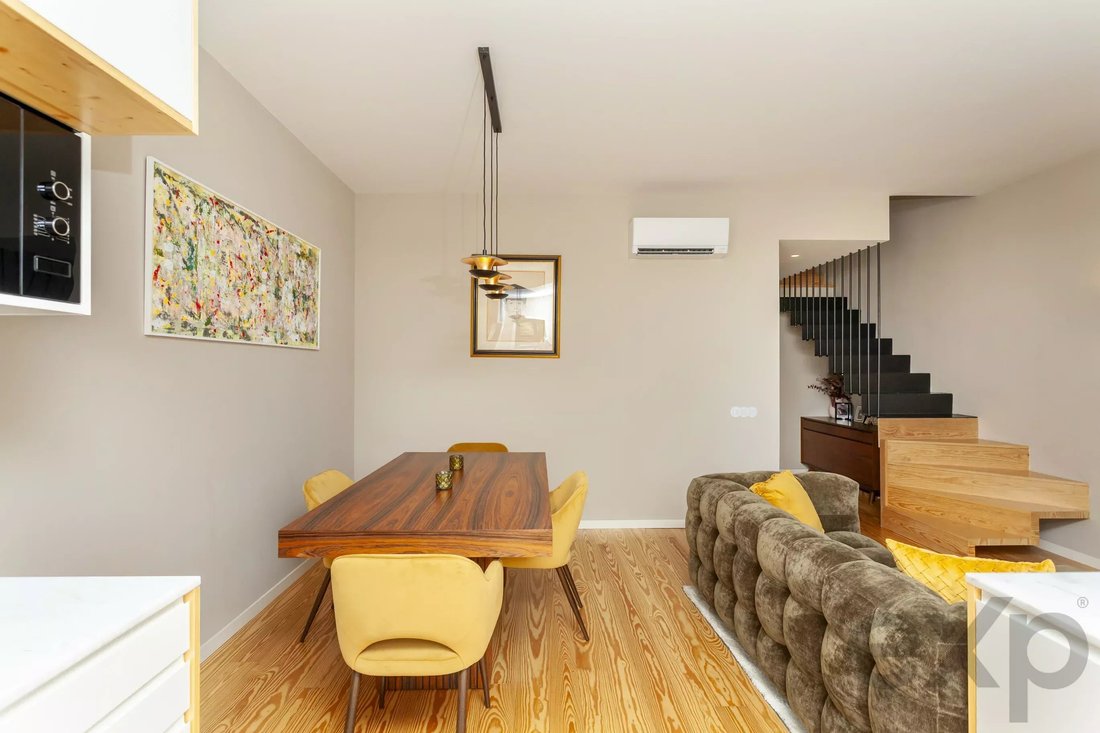 Apartment in Lordelo do Ouro e Massarelos, Porto District, Portugal 1 - 18448318