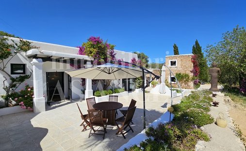 Corps de ferme à Santa Eulària des Riu, Îles Baléares, Espagne 1