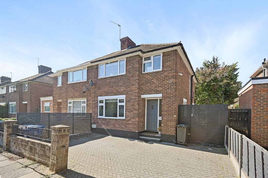 House in East Acton, Ealing, England 1 - 16939684