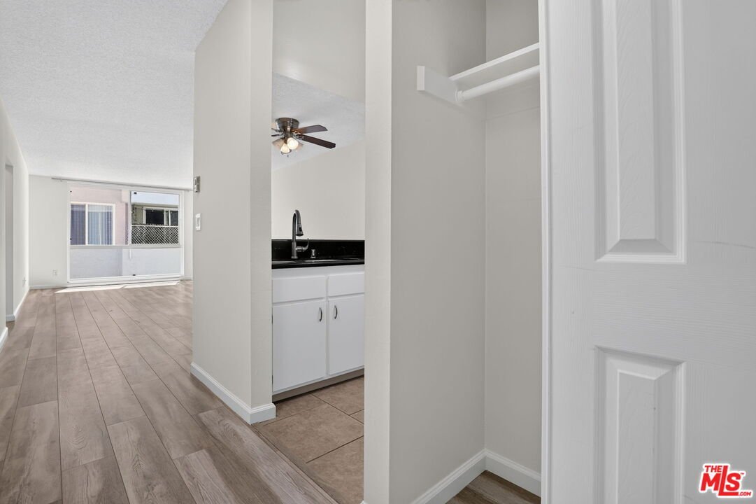 Santa Monica, California, United States 5 - 18513474