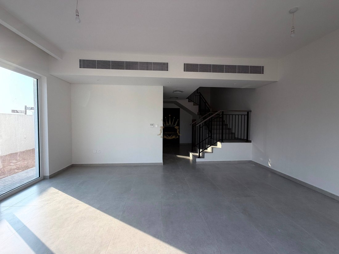 Townhouse in Damac Hills 2, Dubai, United Arab Emirates 2 - 18490448