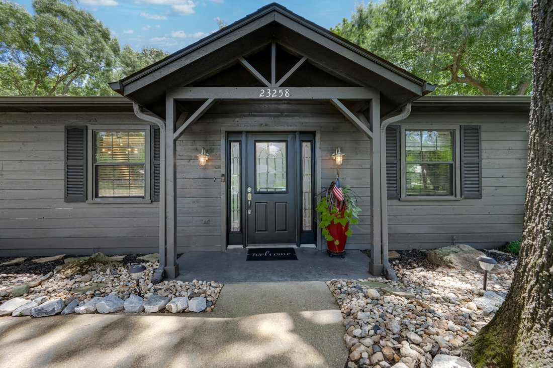 House in Palestine, Texas, United States 4 - 18510529
