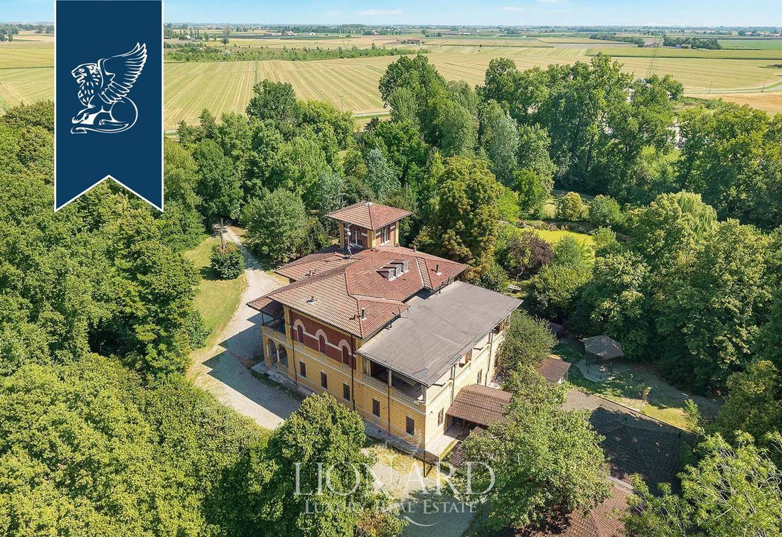 Villa in Crevalcore, Emilia-Romagna, Italy 1 - 18513766