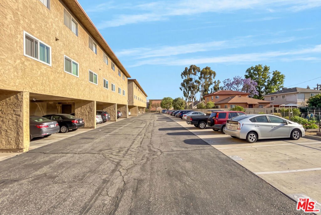 Alhambra, California, United States 4 - 18511085