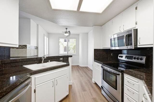 Condo in San Diego, California, United States 4 - 18513375