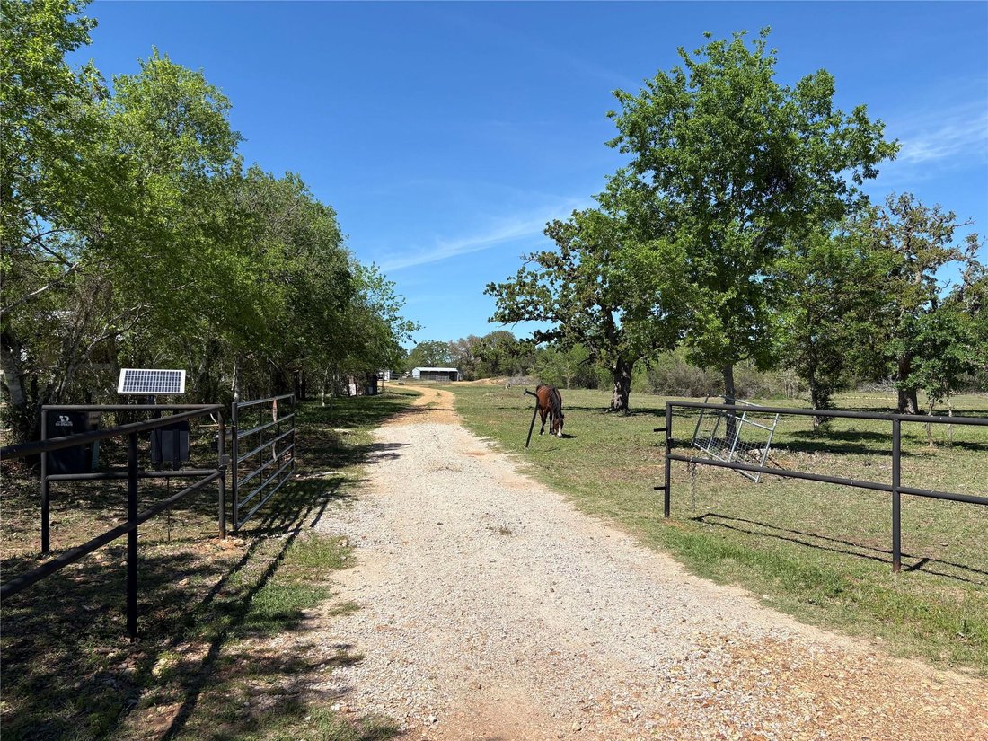 House in Paige, Texas, United States 2 - 18512166