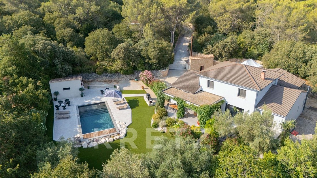 Villa in Camplanier, Nimes, France 1 - 18509489