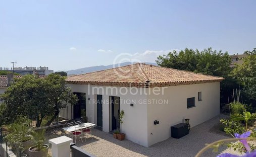 Casa a Font de Veyre, Cannes, Francia 1