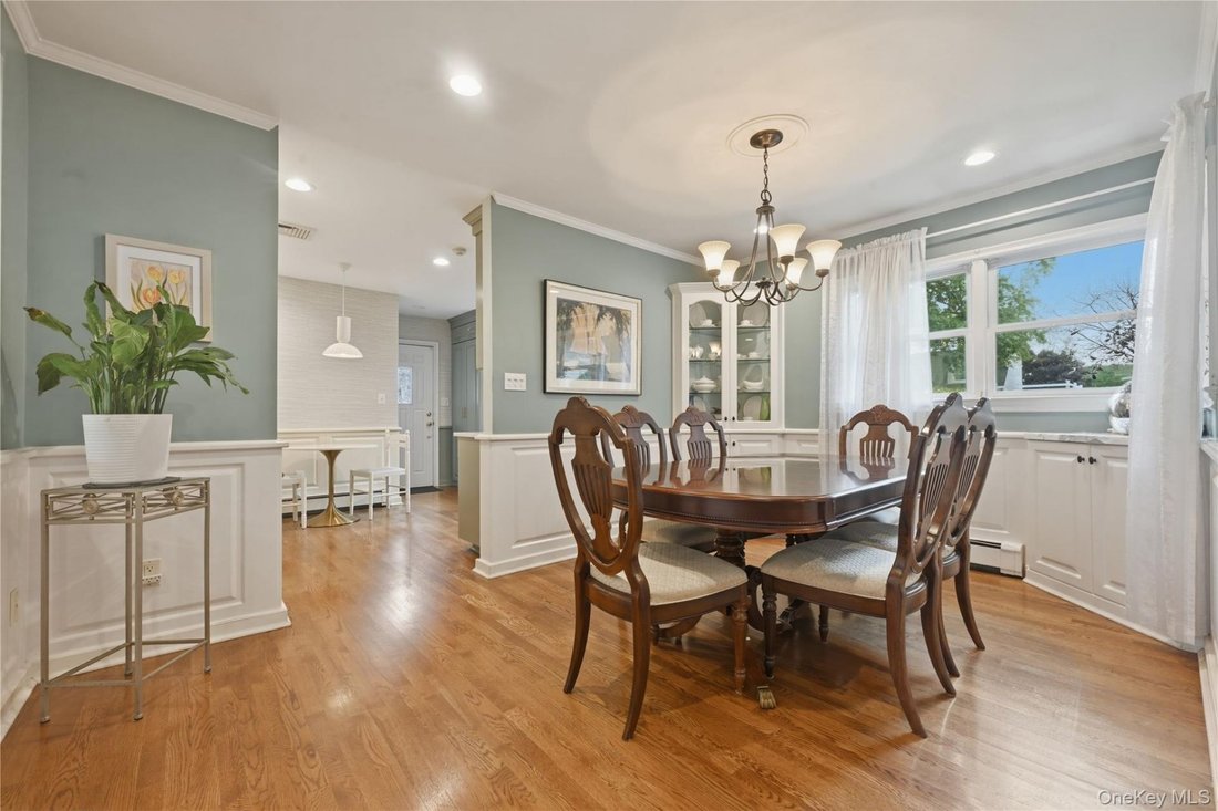 House in Garden City, New York, United States 3 - 18514388