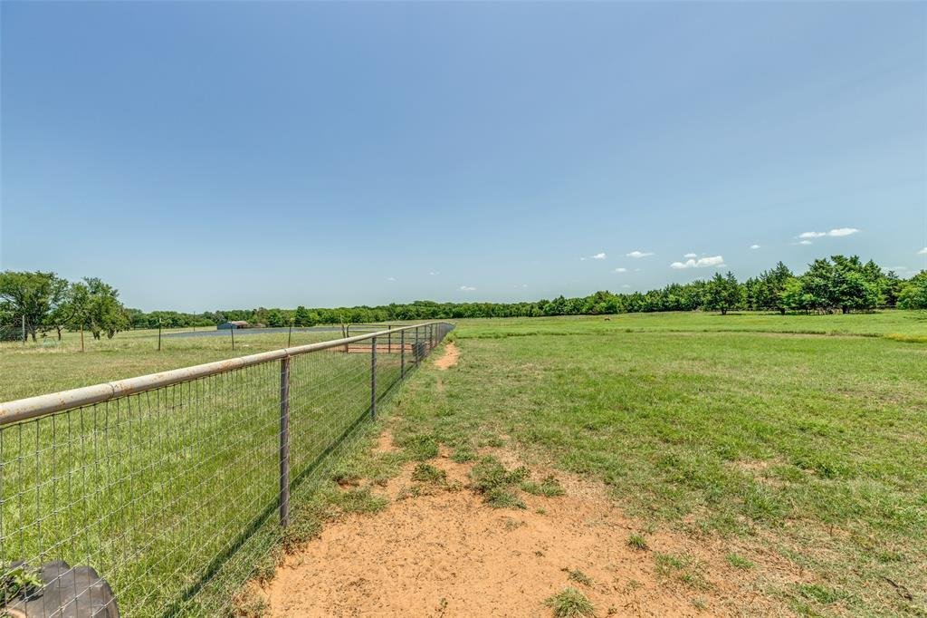 Farm Ranch in Pottsboro, Texas, United States 2 - 18513310