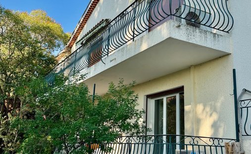 House in Aguillon, Toulon, France 1