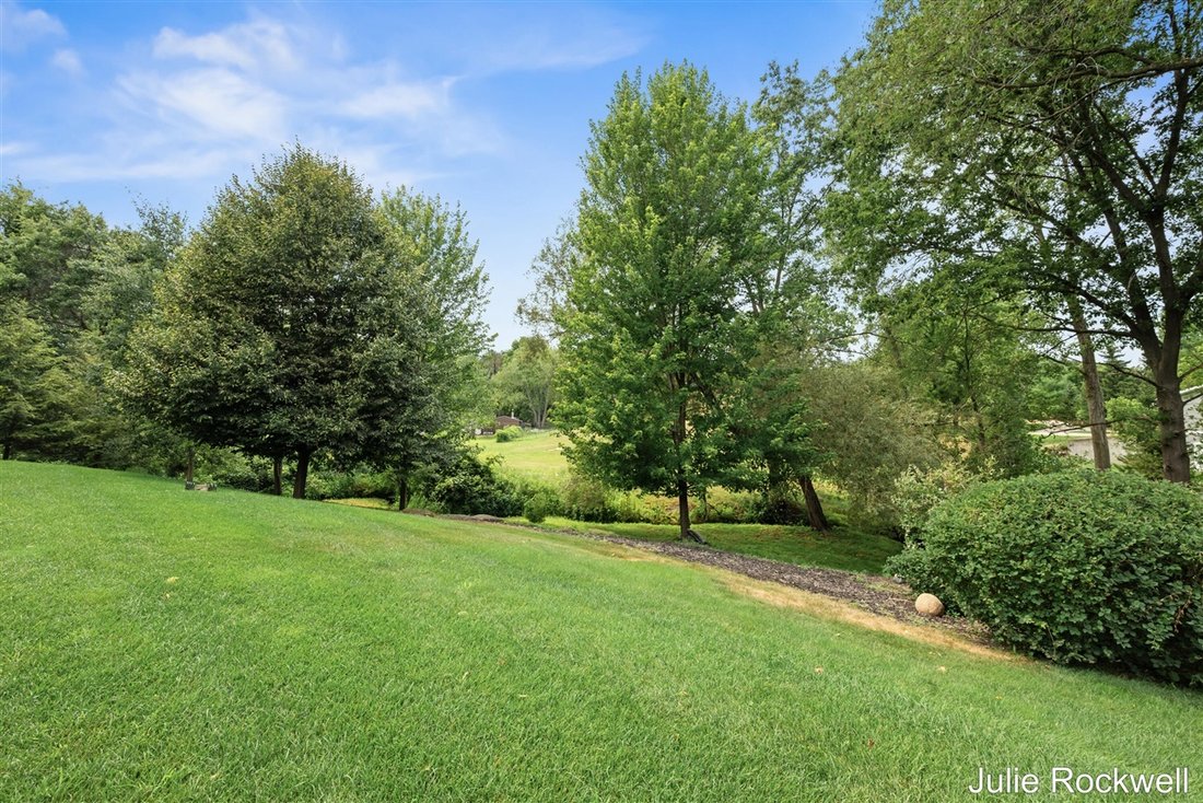 Condo in Forest Hills, Michigan, United States 4 - 18515024