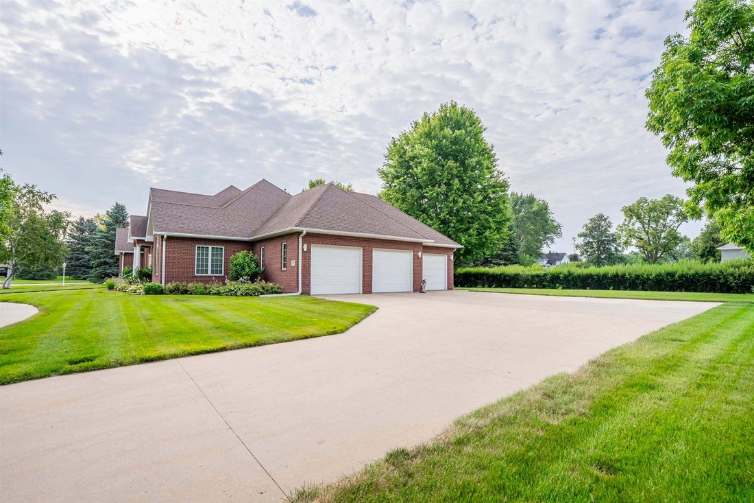 House in Le Mars, Iowa, United States 2 - 18509434