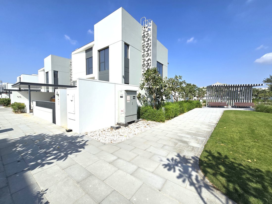 Villa in Al Furjan, Dubai, United Arab Emirates 1 - 18509581