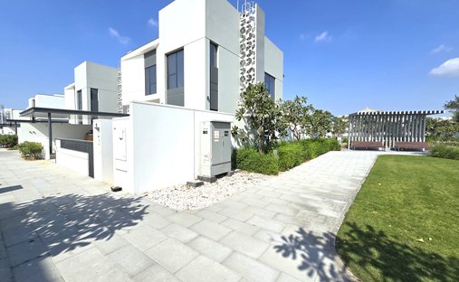 Villa in Al Furjan, Dubai, United Arab Emirates 1