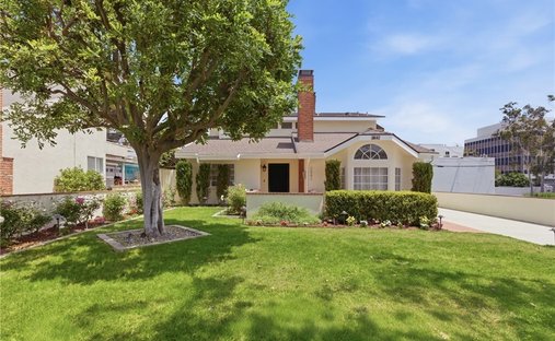 House in Signal Hill, California, United States 1