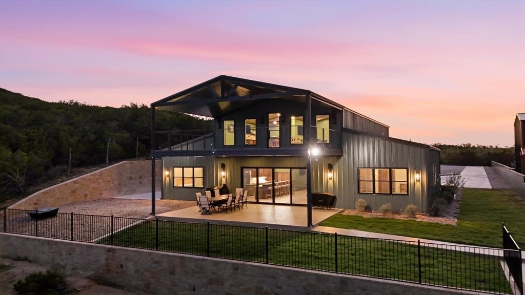 House in Graham, Texas, United States 4 - 18521200