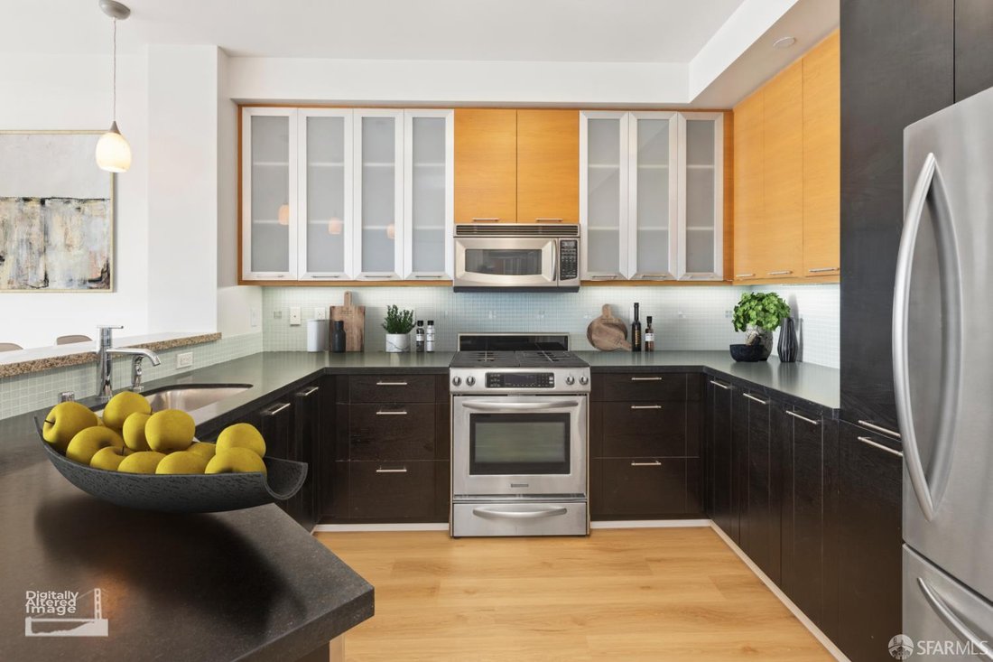 Condo in San Francisco, California, United States 5 - 18518382