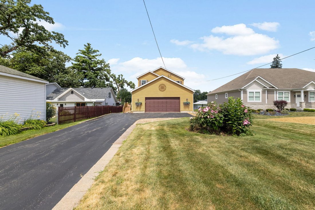 House in Johnsburg, Illinois, United States 3 - 18515128