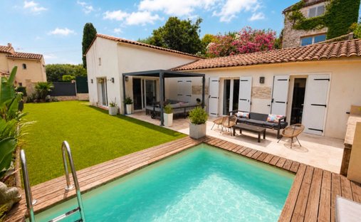 Villa in Centre du Village, La Colle-sur-Loup, France 1