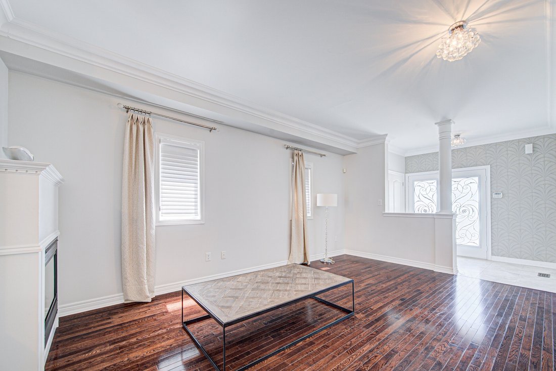 House in Vaughan, Ontario, Canada 5 - 18509618