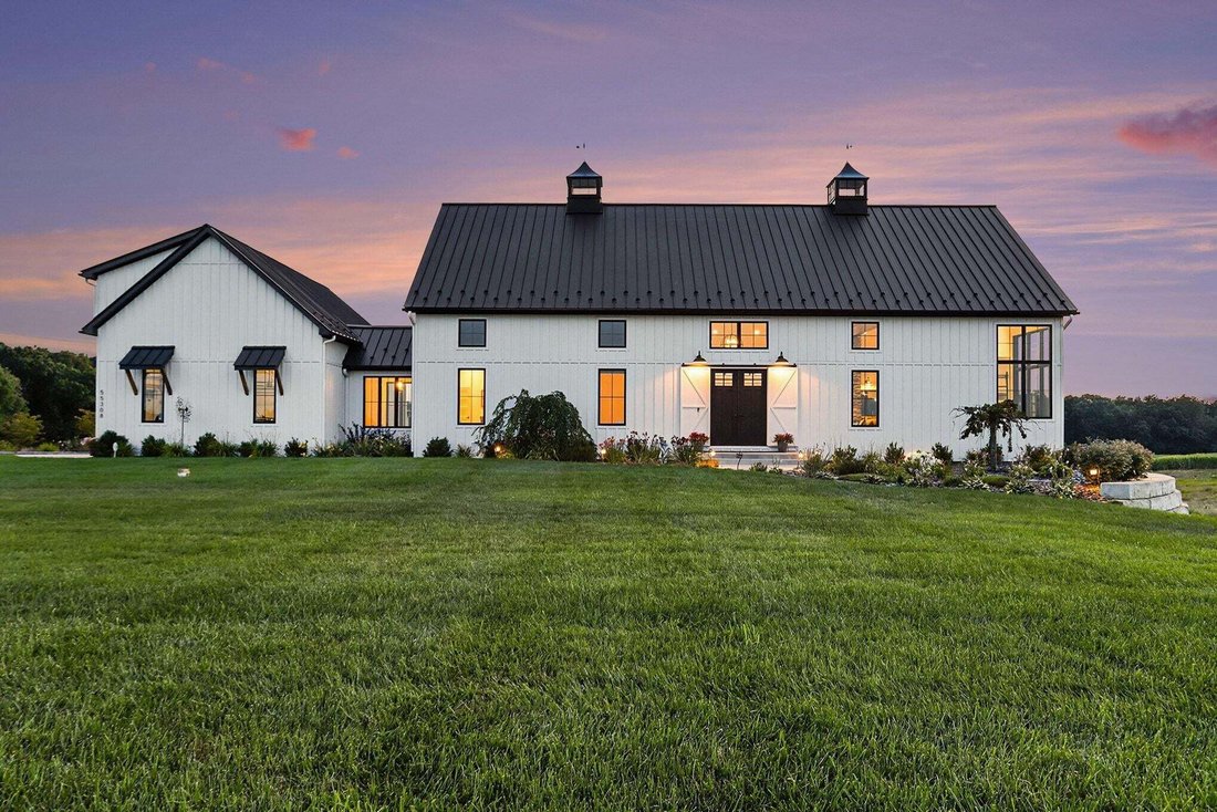 House in Paw Paw, Michigan, United States 1 - 18513376