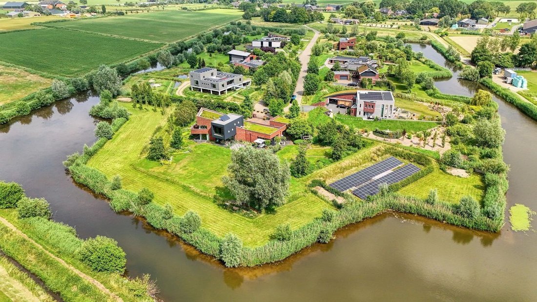 Villa in Woudrichem, North Brabant, Netherlands 2 - 18516036