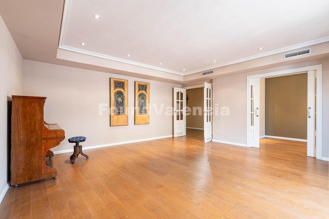 Apartment in Ciutat Vella, Valencia, Spain 4 - 18508156