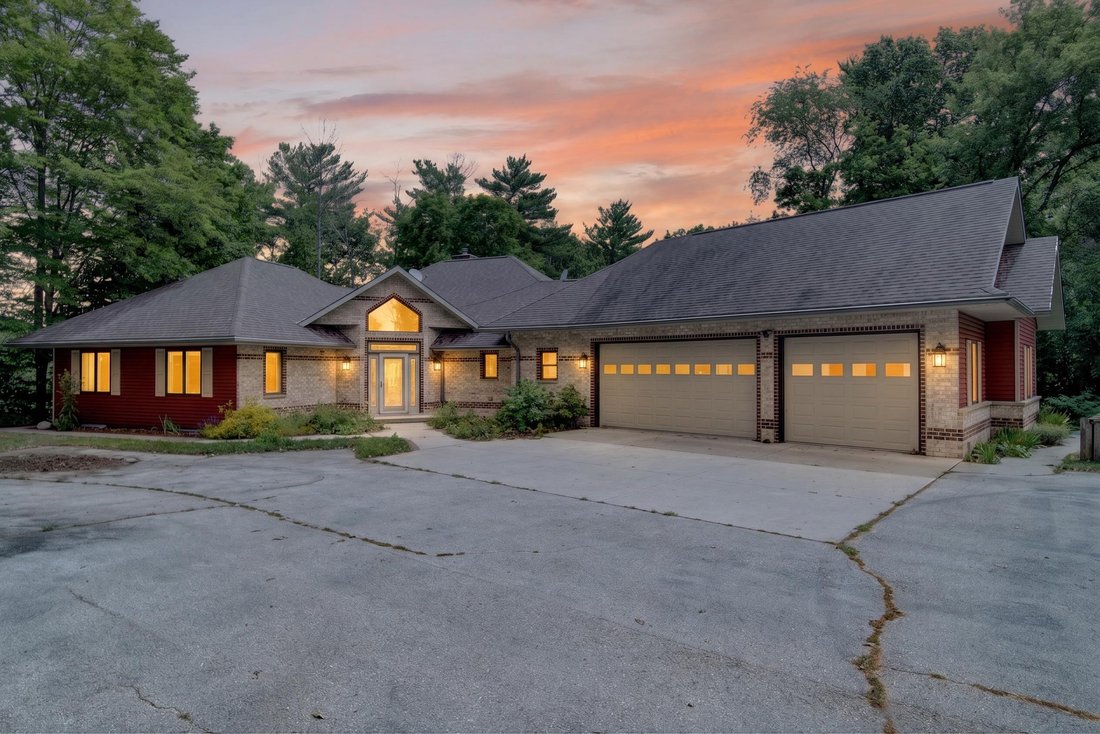 House in Sheboygan Falls, Wisconsin, United States 1 - 18510052