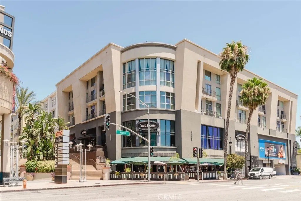 Townhouse in Burbank, California, United States 2 - 18513071