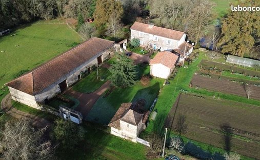 Estate in Busserolles, Nouvelle-Aquitaine, France 1