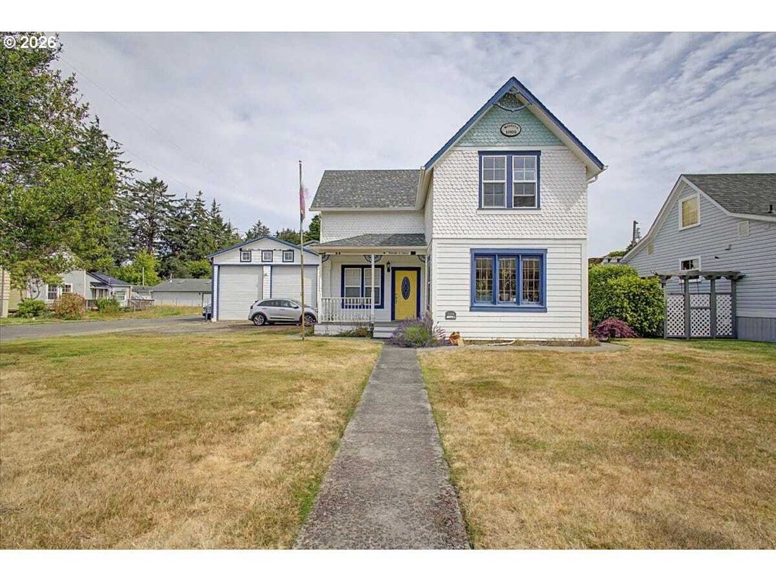 House in Ilwaco, Washington, United States 1 - 18511212