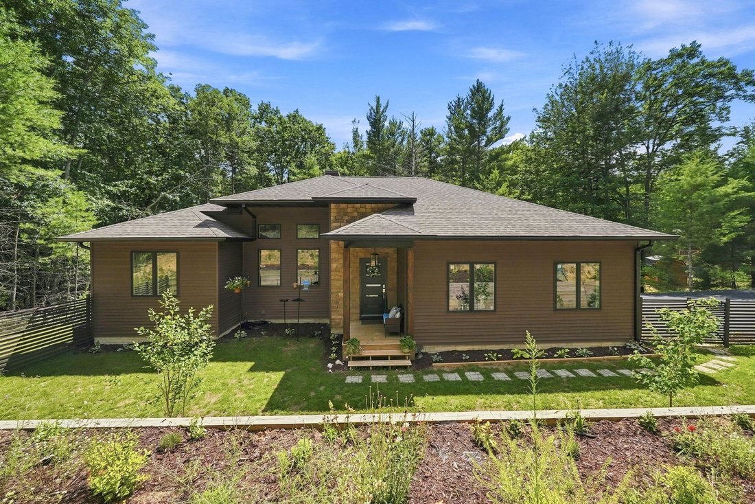 House in Traverse City, Michigan, United States 1 - 18508213