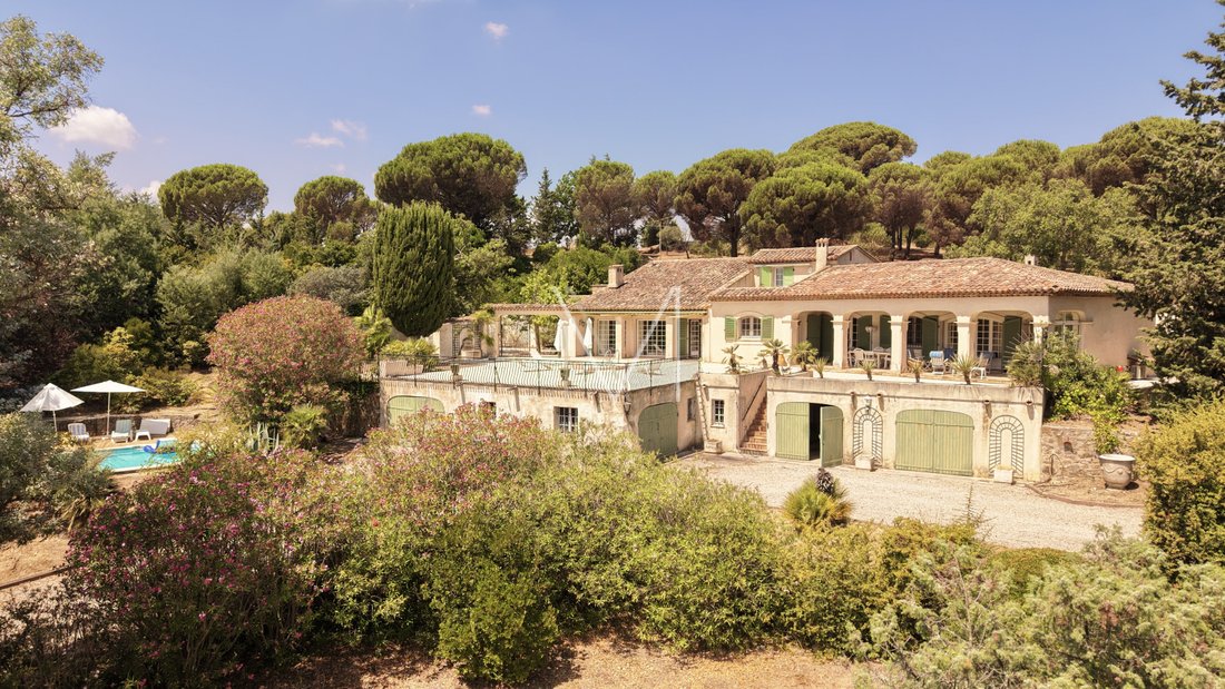 Estate in Le Plan-de-la-Tour, Provence-Alpes-Côte d'Azur, France 3 - 16245847