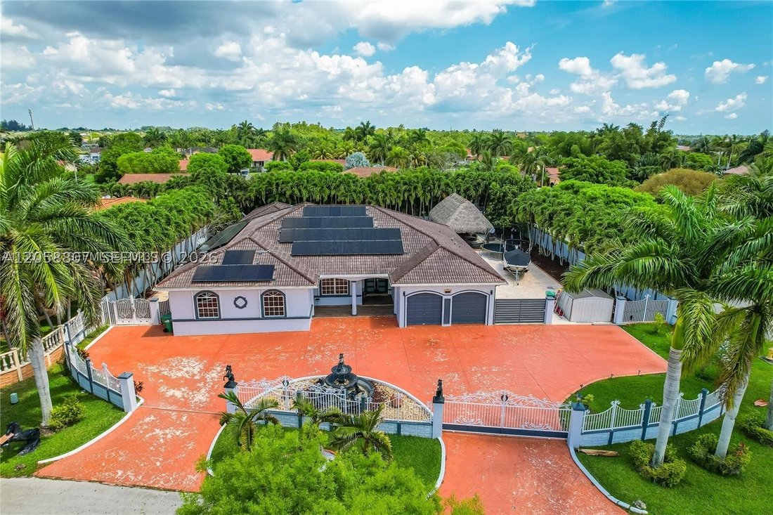 House in Miami, Florida, United States 1 - 18511335