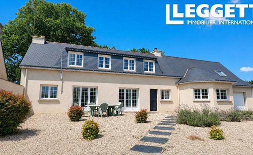 House in La Chapelle-Caro, Val d'Oust, France 1