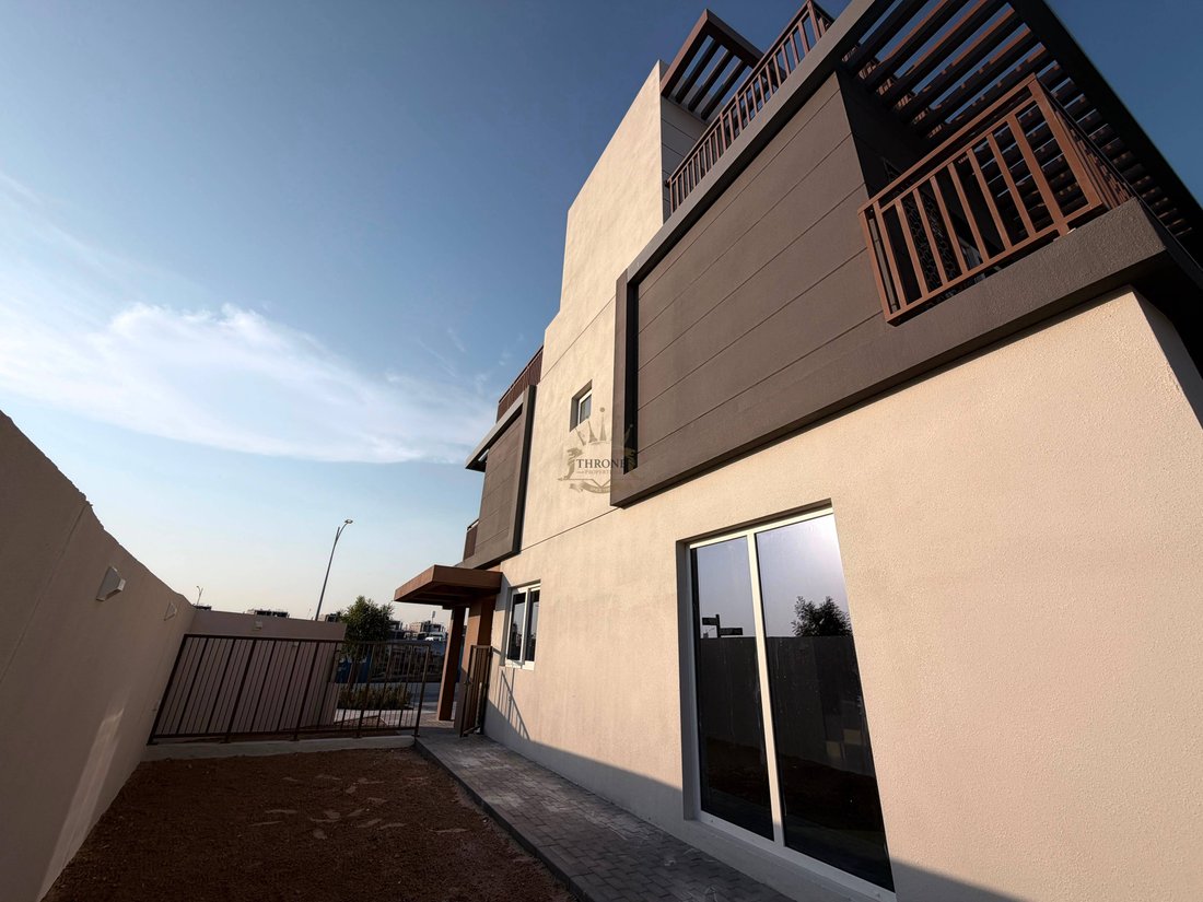 Townhouse in Damac Hills 2, Dubai, United Arab Emirates 3 - 18490448