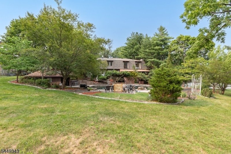 House in Woodbridge Township, New Jersey, United States 3 - 18521637