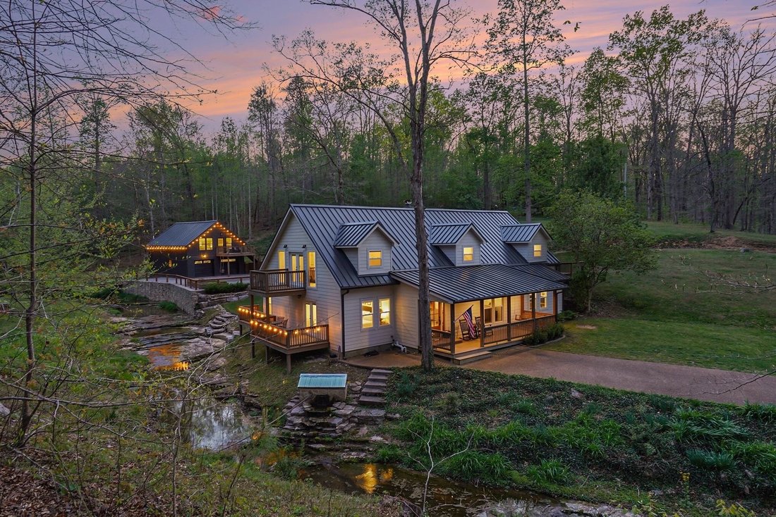 House in Bon Aqua, Tennessee, United States 1 - 17639233