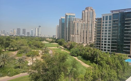 Apartamento en Al Thanyah Tercero, Al Thanyah, Dubái 1