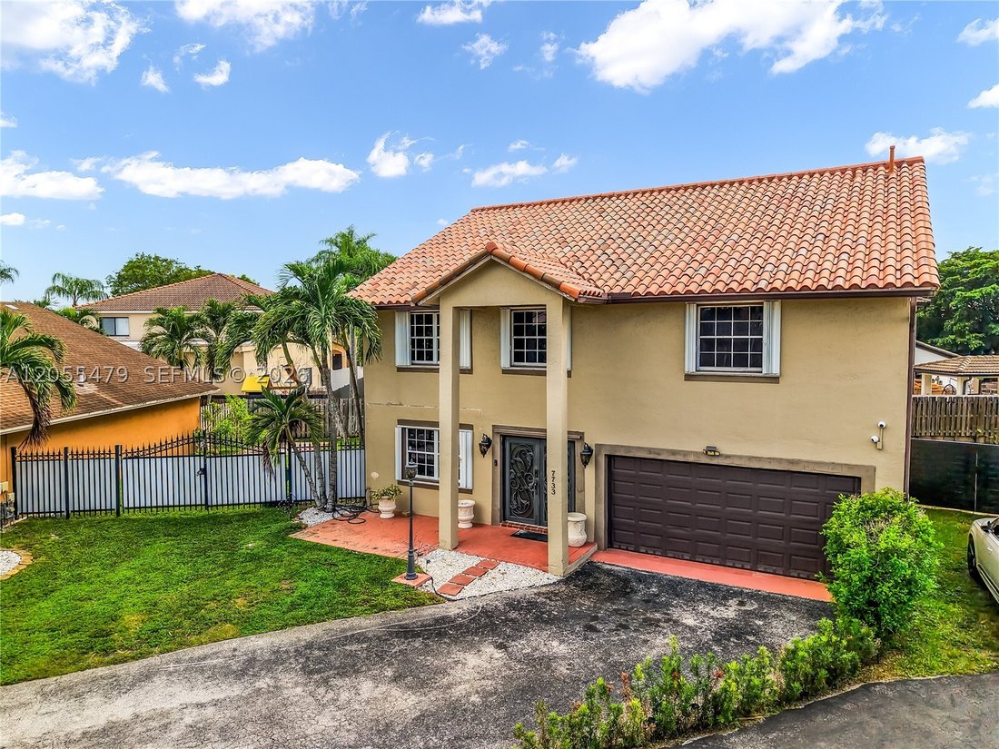 House in Hialeah, Florida, United States 1 - 18459394
