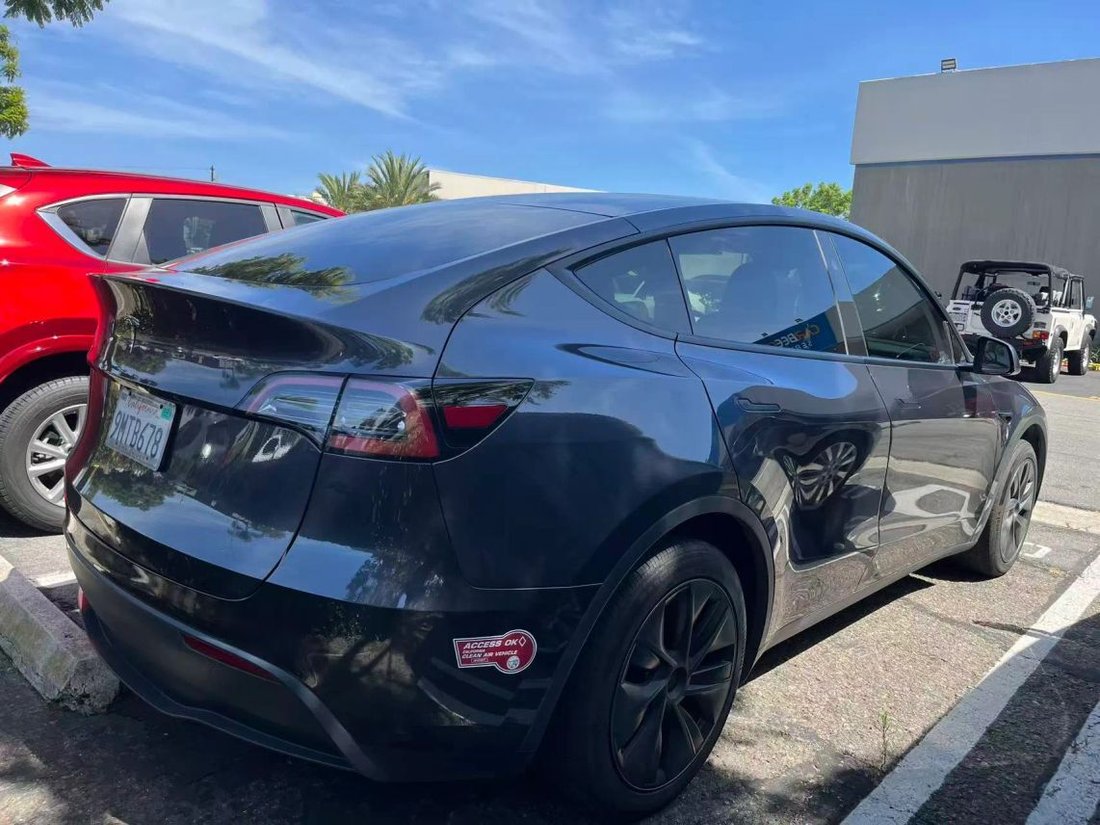 Suv in Costa Mesa, CA, United States 2 - 18516487